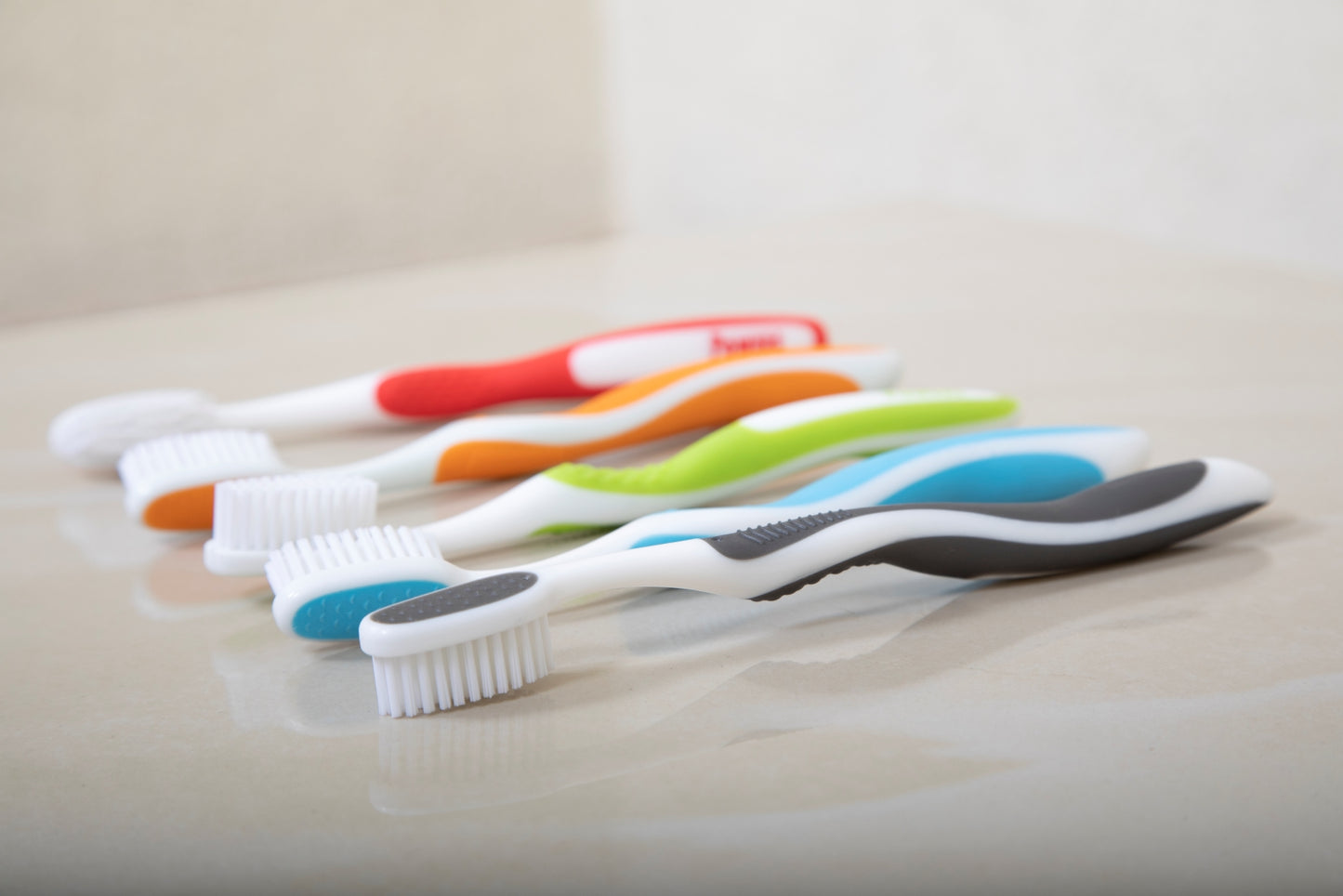 POWERS 316B TOOTHBRUSH. Pack of 12 toothbrushes.