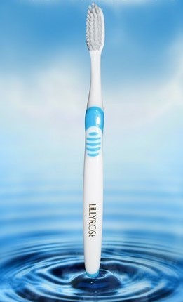 LILLYROSE ORAL CARE. Pack of 12 toothbrushes.