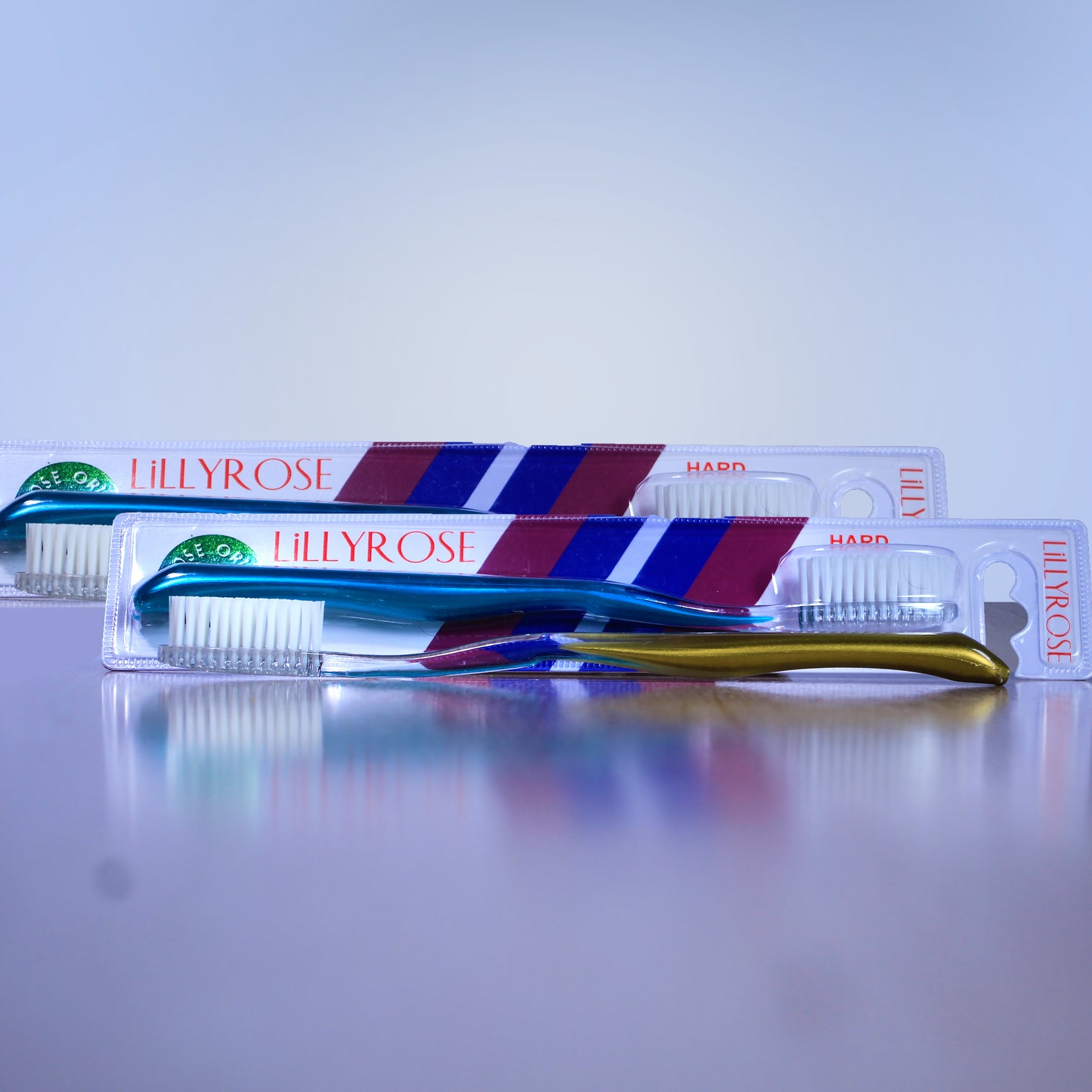 LILLYROSE MODEL 724. Pack of 12 toothbrushes.